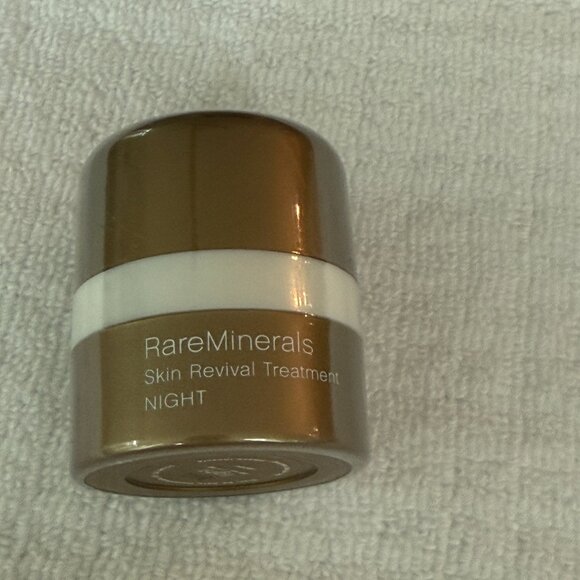 Bare Escentuals RareMinerals Skin Revival Treatment NIGHT in Light .05 oz - 8H1 - Picture 7 of 9